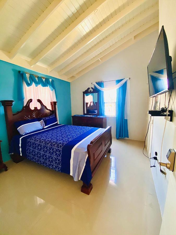 אוצ'ו ריוס Paradise Villa Shared Onsite Private Pool Onsite Gym מראה חיצוני תמונה