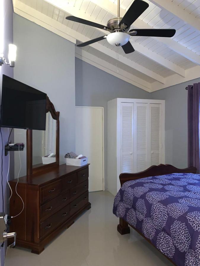 אוצ'ו ריוס Paradise Villa Shared Onsite Private Pool Onsite Gym מראה חיצוני תמונה
